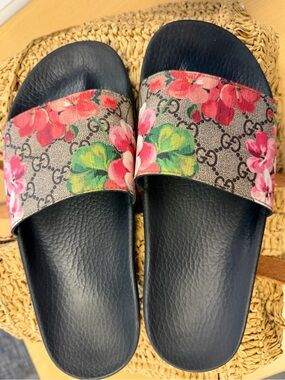 Authentic Gucci Bloom Floral GG Slide Sandals - Red, Pink, Green